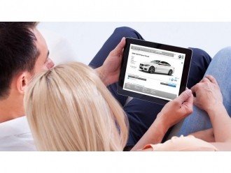 Продаж і купівля авто через інтернет-автобазари.