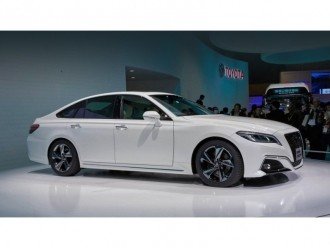 Нове покоління моделі Toyota Crown 2018