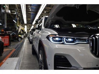 BMW X7 дебютував прямо на конвеєрі