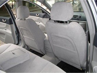 Велюр в автомобілі: особливості та догляд за ним