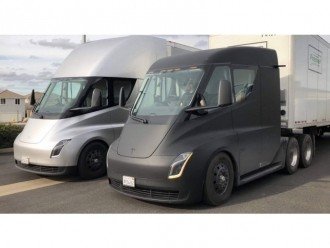 Вантажівка Tesla Semi з динамікою до сотні за 5 с!