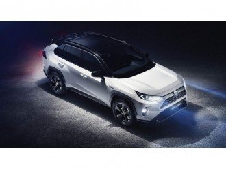 Представлена нова 2018 Toyota RAV4