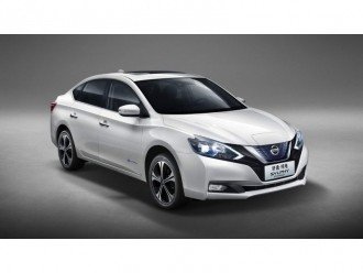 Електричний Nissan Leaf стає седаном