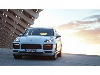 Гібридний Porsche Cayenne E-Hybrid потужністю 455 к.с.