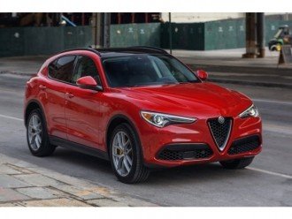 Оновлений Alfa Romeo Stelvio став легше і дешевше