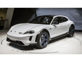 Porsche Mission E Cross Turismo з'явиться в 2021 році