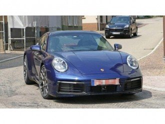Нове покоління спорткара Porsche 911 вже на дорогах