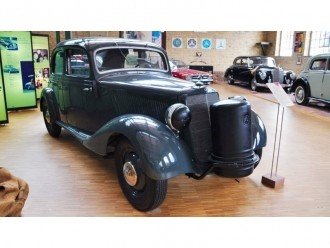 75 років тому Daimler-Benz представив Limousine Holzvergaser