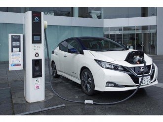 Електромобіль Nissan Leaf E-Plus з батареєю на 60 кВт/г