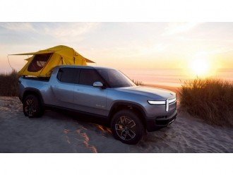 Електричний пікап Rivian R1T. Запас ходу 643 км