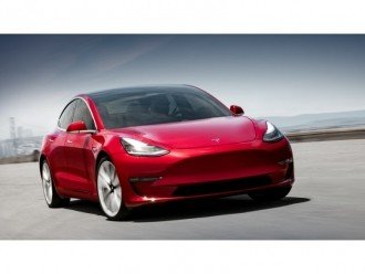 Седан Tesla Model 3 прийшов до європейців