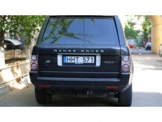 Конфісковані "евробляхи" віддають військовим: відео