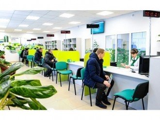 У черзі в сервісних центрах МВС