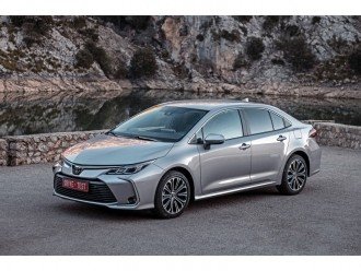 Тестуємо седан Toyota Corolla серії Е210