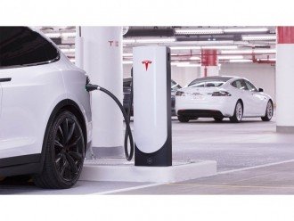 Заправки Tesla Motors, повний бак за 5 хвилин