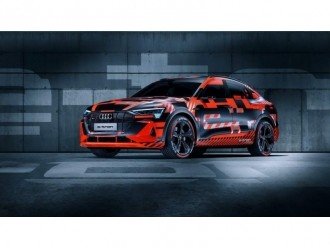 Audi закінчує тестування E-Tron Sportback