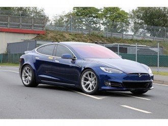 Tesla Model S Plaid на Нюрбургрінгу