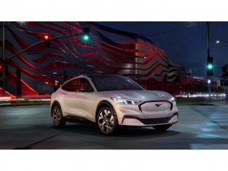 Представлений електричний кросовер Ford Mustang Mach-E