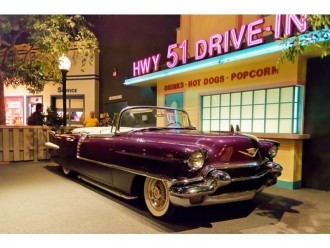 Для чего на самом деле Элвис использовал свои «кадиллаки»?