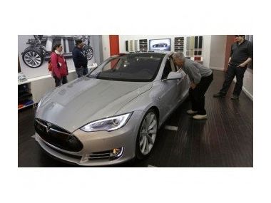 Електромобілі Tesla отримали титановий захист.