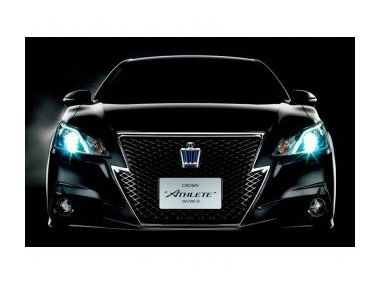 Новий седан Toyota Crown 2014