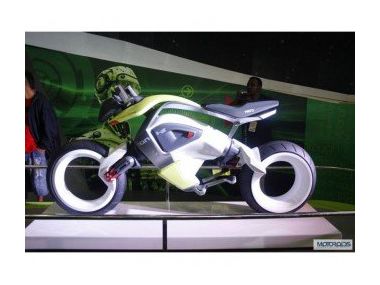 Концепт Hero iON на водні 2015