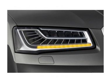 Нові супер хай-тек фари в новій Audi A8
