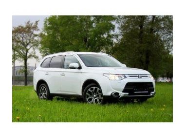 Рестайлінговий Mitsubishi Outlander 2014