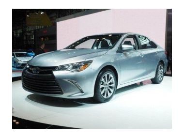 Оновлений дизайн Toyota Camry 2015