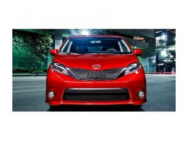 Нова Toyota Sienna 2015 року