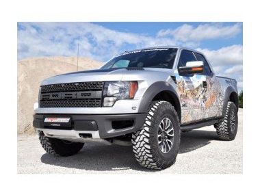 Супертяж Ford F-150 SVT Raptor: хижі 600 кінських сил