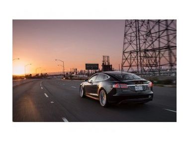 Потепління на німецькому ринку: успіхи Tesla йдуть в гору!