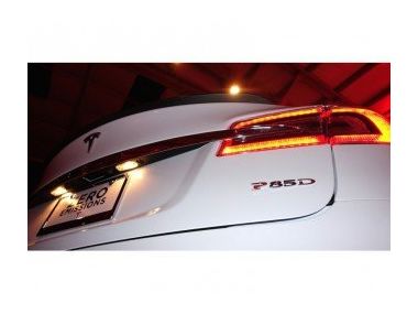 Електромобіль Tesla Model S P85D отримав повний привід!