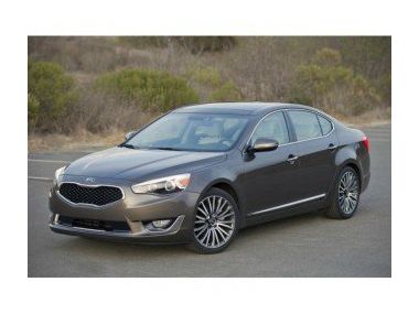Kia відкликає 3100 седанів Cadenza..