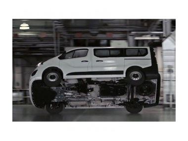 Британці вимагають побільше своїх автофургонів