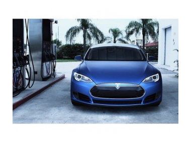 Чи залежить успіх Tesla Motors від цін на нафту?