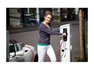 Зарядні станції МЕННЕКЕС для електромобілів