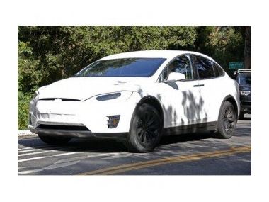 Tesla Model X: випробування перед початком продажів