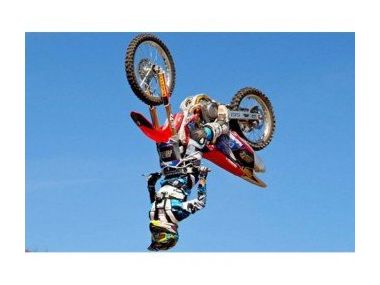 Потрійне сальто на мотоциклі!! Відео дня!