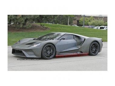 Суперкар Ford GT з'явився на вулицях Дірборнa