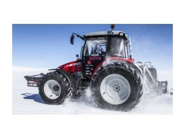 Актриса доїхала на тракторі до Південного полюса