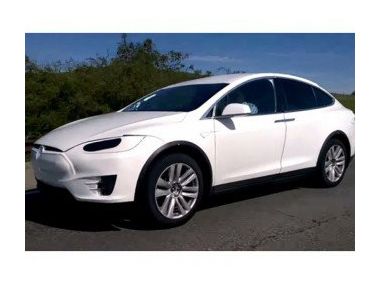 Електрокроссовер Tesla Model X з'явиться через три місяці