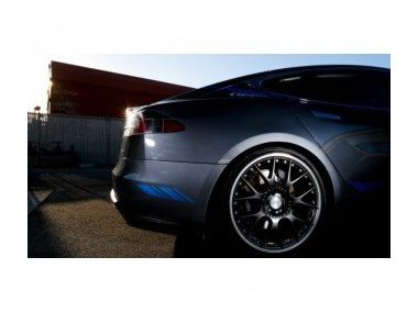 ​Tesla Model S модернізував комплект коліс