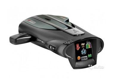 Cobra представляє повноколірний Радар-детектор XRS 9970G