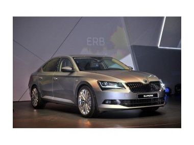 Нова Skoda Superb 2015. Характеристики в деталях