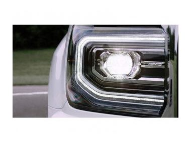 Оновлений GMC Sierra отримав нову оптику