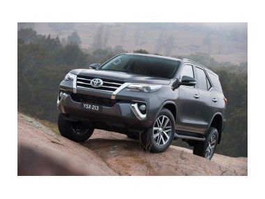 Новий Toyota Fortuner. Технічні дані, фото.