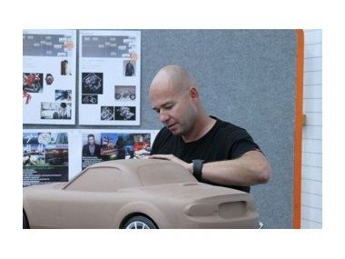 Дизайнер Mazda Дерек Дженкінс очолить Stealth Project