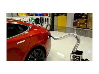 Зарядка- «змія» для електромобілів Tesla