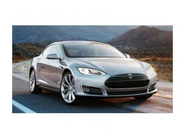Tesla Model S набрав 103 бали з 100!!